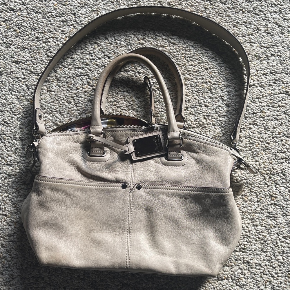 Chic Beige Leather Satchel
Tignanello